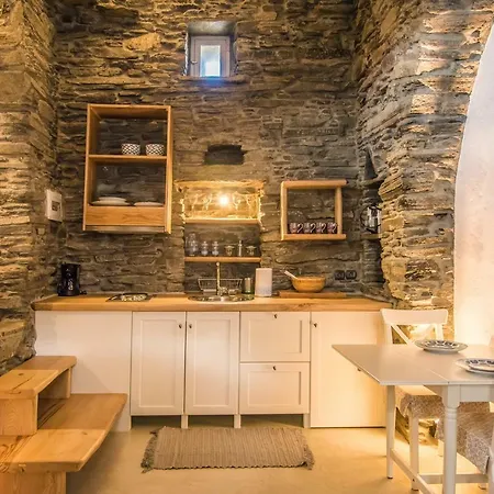 Villa Tinos Pigeon House