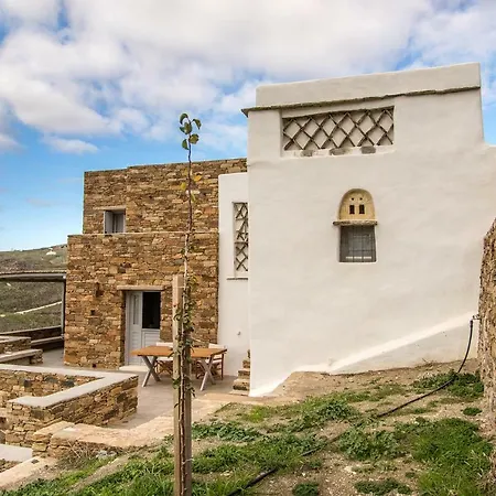 Tinos Pigeon House * Arnados
