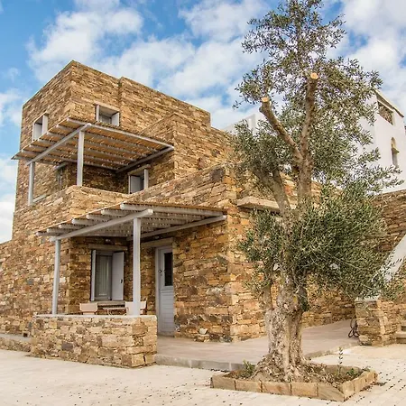 Tinos Pigeon House Arnados